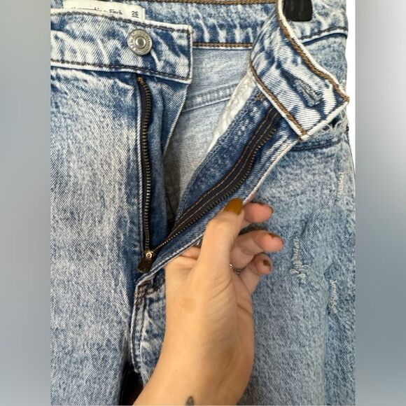 Abercrombie The 90’s Skinny High Rise Acid Wash Jean - Picture 5 of 10